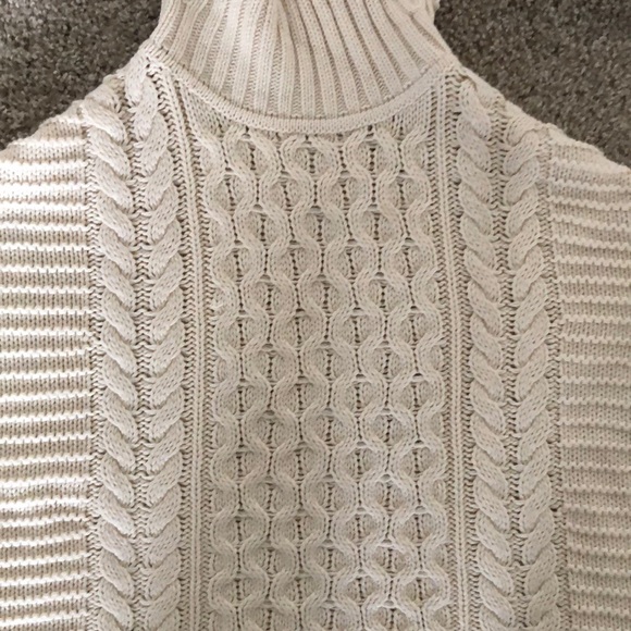 Poncho - Picture 2 of 2